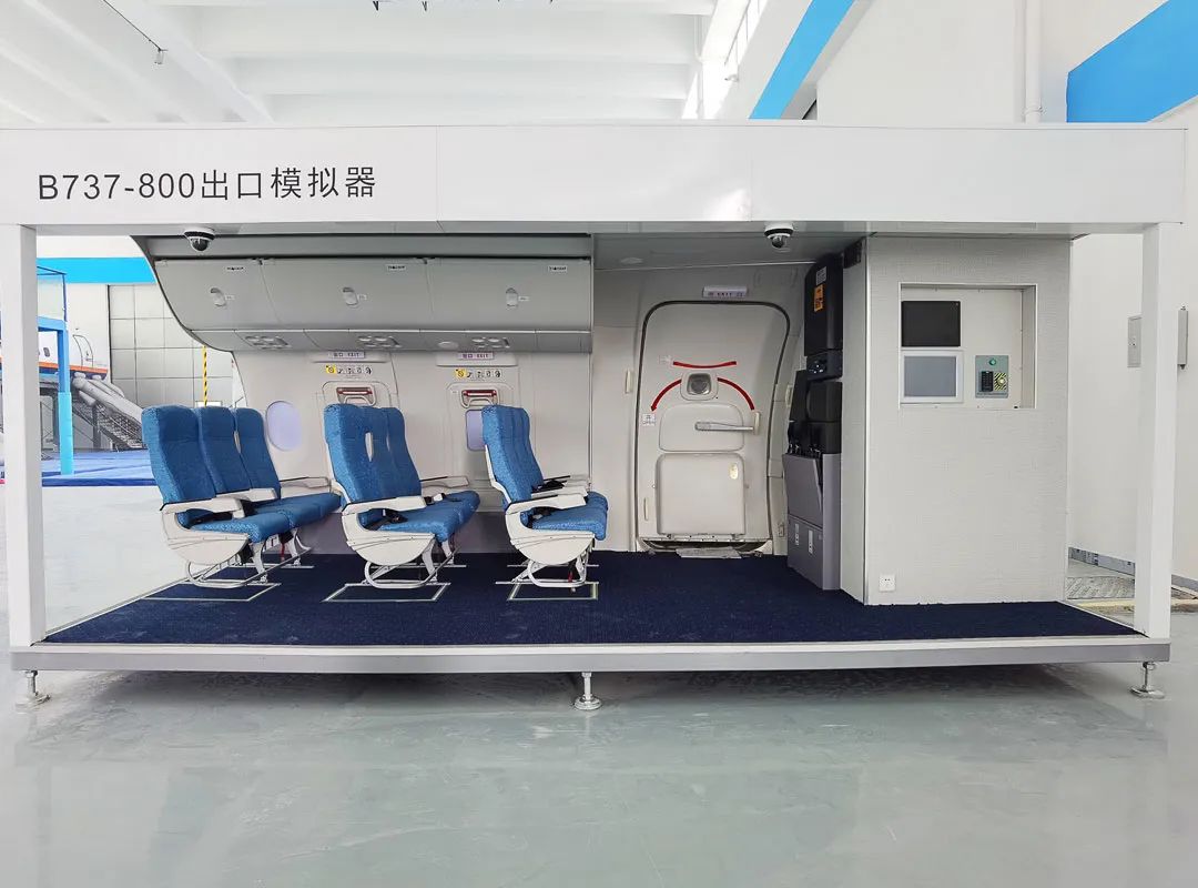 蓄势待飞丨美华航空客舱培训中心模拟器顺利完成验收 - 薛航集团官网